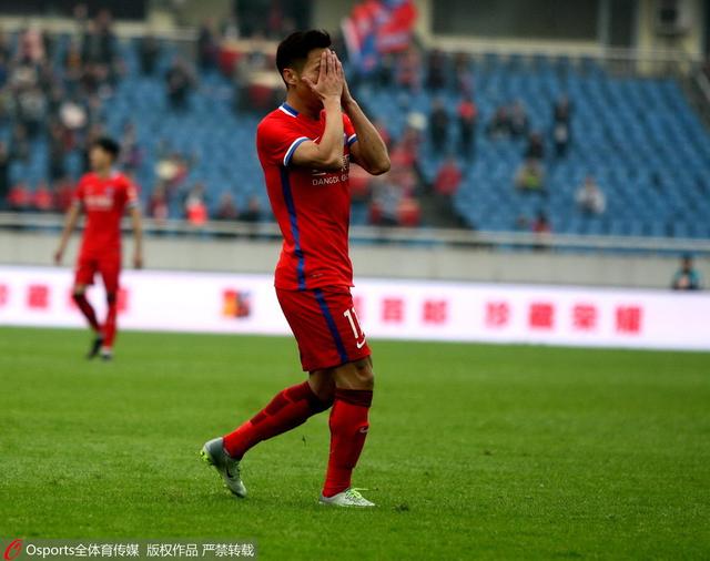 这样一来，吴家一下子也陷入了被动，甚至因为不少家族都要跟他们划清界限，所以他们整体的实力也受到了不小的也影响。
